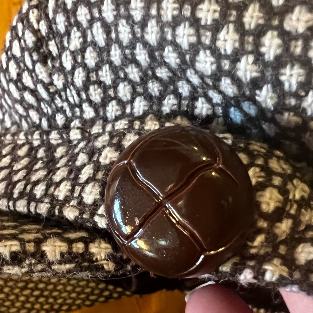 Brown Winter Crap; Great Condition - image 2